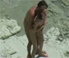 Pareja amateur follando en la playa